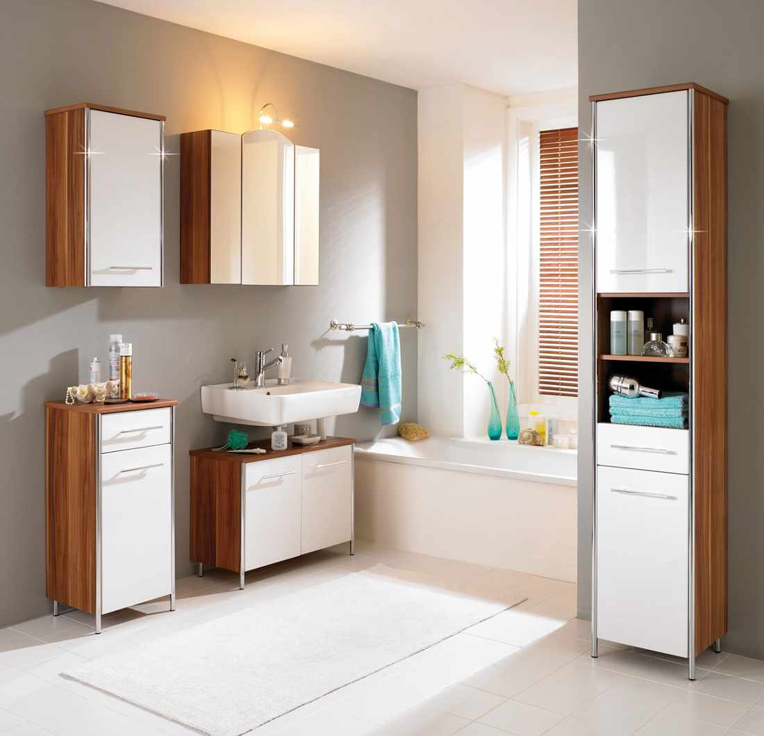 Vertical Vanity and Wall Cabinets Surrounding Built in Tub to Maximize Bathroom Storage